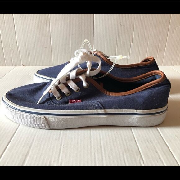 Levi’s Canvas Lace Up Sneaker - Picture 1 of 6